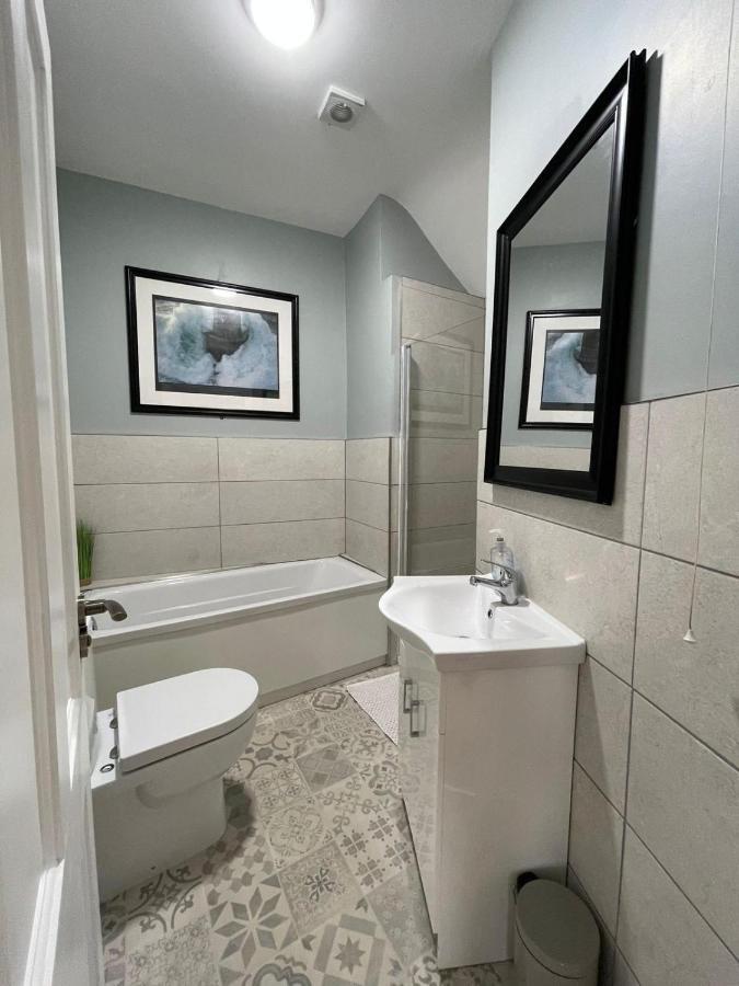 Tonn Ruray Sea View Luxury 2 Bed Apartment Dundrum Eksteriør billede